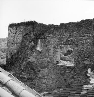 Logis du prieur, élévation nord au-dessus de la galerie nord du grand cloître, partie est.