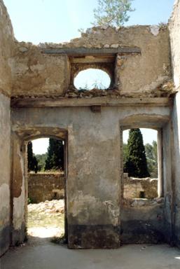 Caserne, intérieur, revers de la façade sud.