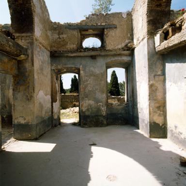 Caserne, intrieur, revers de la faade sud.