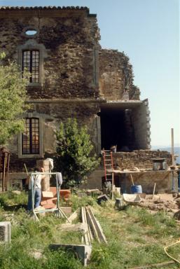 Bâtiment C, élévation sud, travée 12 en cours de restauration.