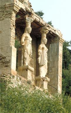 Temple de jardin dit temple d'Hercule. La façade sud. Vue d'ensemble depuis l'ouest.