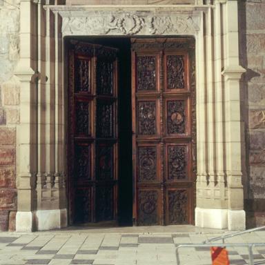 Elévation sud, porte, menuiserie.