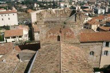 Tour du chevet, vue d'ensemble prise depuis le clocher à l'ouest.