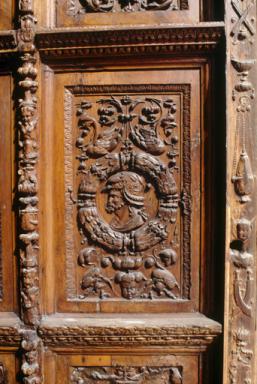Porte, détail de la menuiserie.