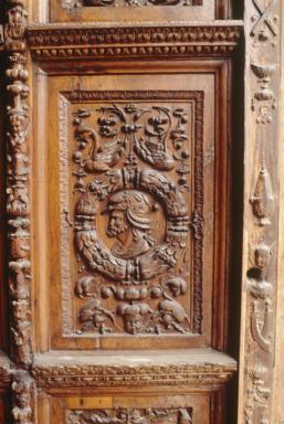 Porte, détail de la menuiserie.