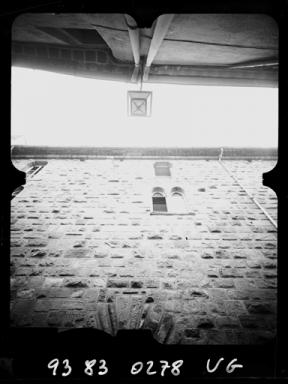 Elévation est, travée 4, partie haute. Cliché photogrammétrique gauche.