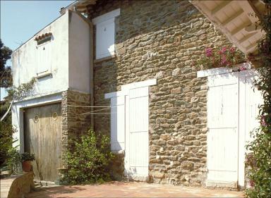 La partie ouest de la faade sud, depuis le sud.