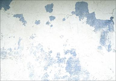 Détail: traces de l'ancienne peinture bleue, sous le auvent de l'arrivée de l'escalier sur le toit.