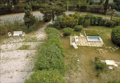 La partie antrieure du jardin vue depuis le toit.