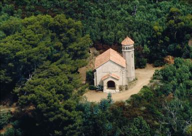 Vue aérienne de la chapelle depuis l'est.