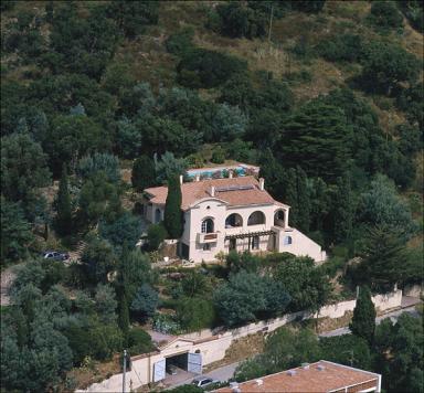 Vue aérienne depuis le sud-est.