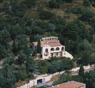 Vue arienne depuis le sud-est.