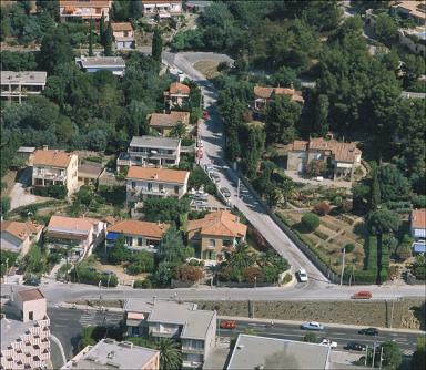 Vue arienne prise depuis le sud-est.