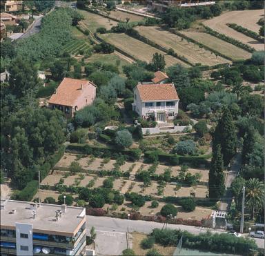 Vue aérienne depuis l'ouest.