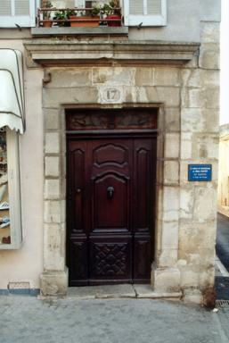 Maison, boulevard de la République (M2 1135) : porte.