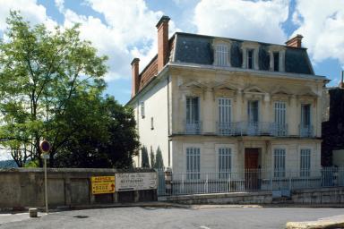 Maison, boulevard de la République (M2 1122).