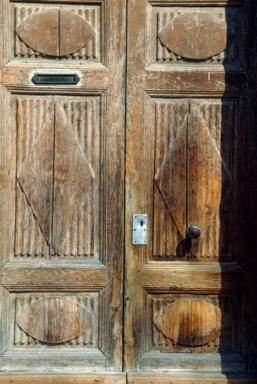 Maison, 9 place d'Entrechaux (M1 566) : menuiserie de porte, 2e moitié du 19e. siècle