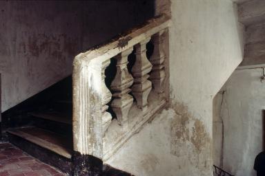 Escalier, 2e étage : balustres.