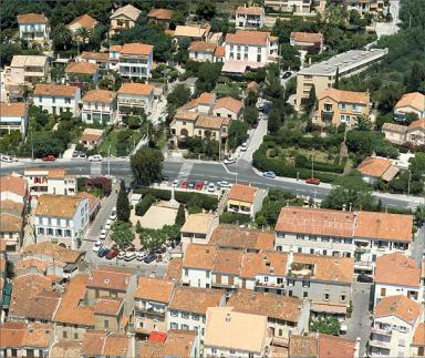 Vue aérienne depuis le sud.