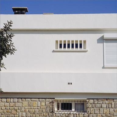 Vue partielle de la façade est.