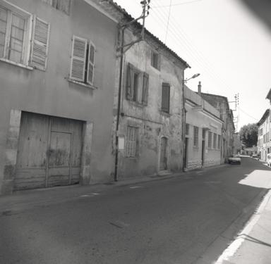Vue de la façade principale prise du nord-est