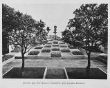 Le jardin de sculpture organisé par Guévrékian. Au fond l'oeuvre de Jacques Lipchitz.