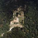 Vue aérienne rapprochée prise du sud, stéréo droite.