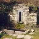 Fontaine du chemin de la Môle, vue de face.