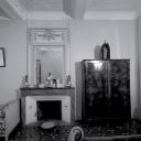 Piece B du rez-de-chaussée : cheminée et décor de hotte (1)