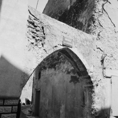 Entr�e de l'impasse des Augustins en arc bris�.