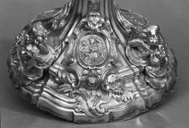 Dessus du pied. Couronnement d'�pines