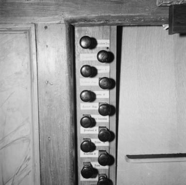 Tirants de registres ; côté gauche