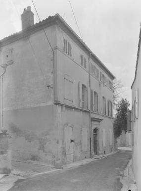 Façade antérieure ouest, vue d'ensemble.