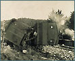 Accident de chemin de fer. Photographie en décor sur carton, 1926.
